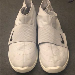 Unworn Nike Fear of God Moc size men’s size 9.5